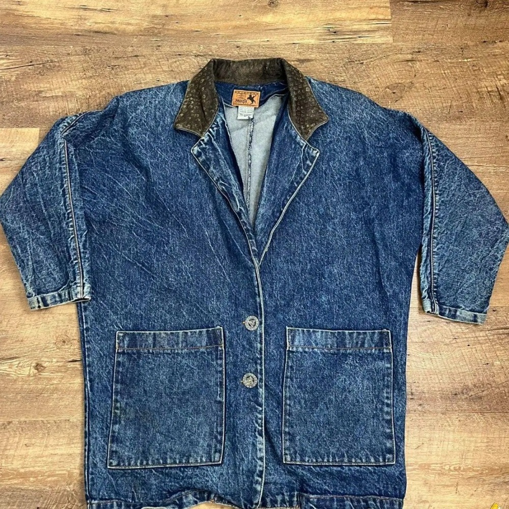 Classic Denim Jacket with Contrast Collar